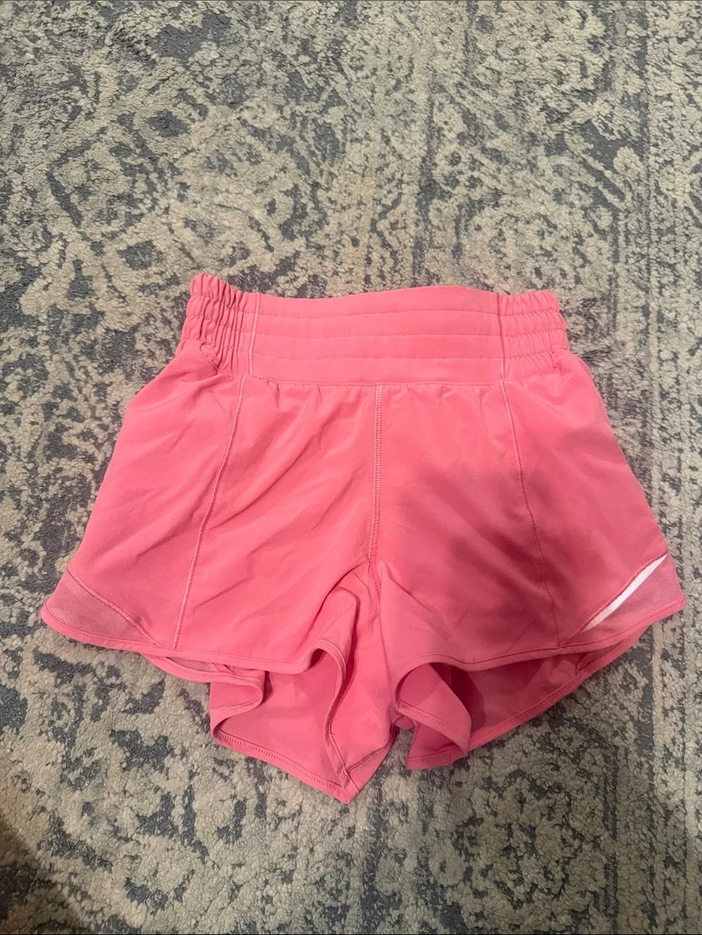 Hotty Hot High-rise 2.5” shorts in Black Sakura Pink